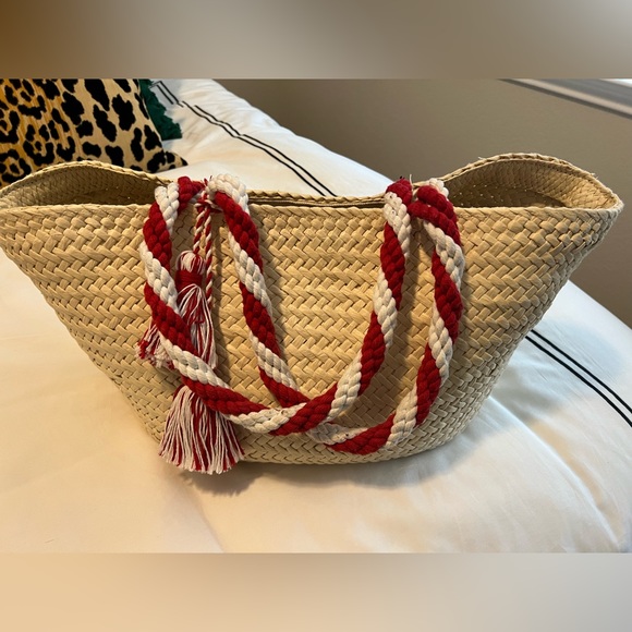 Gap, Straw tote bag with Red and white tassels and handles!  Zipper pouch! - Picture 2 of 4